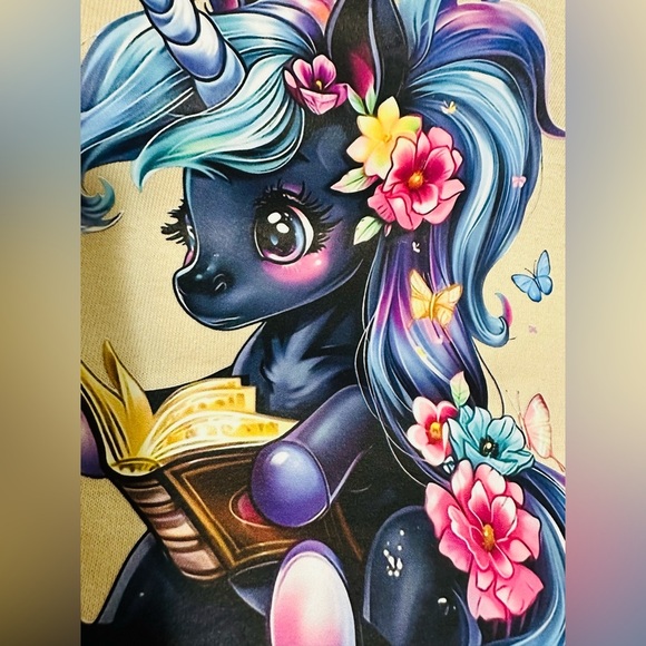 Molly, Milo, Willow, Wolly Tops - NEW Small T-Shirt